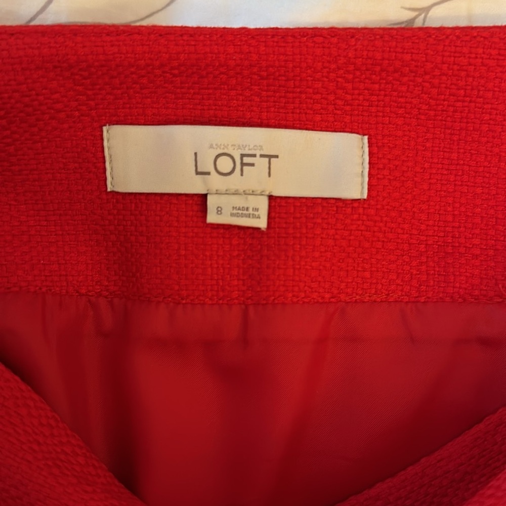 Loft red mini skirt. Size 8 - Picture 3 of 4